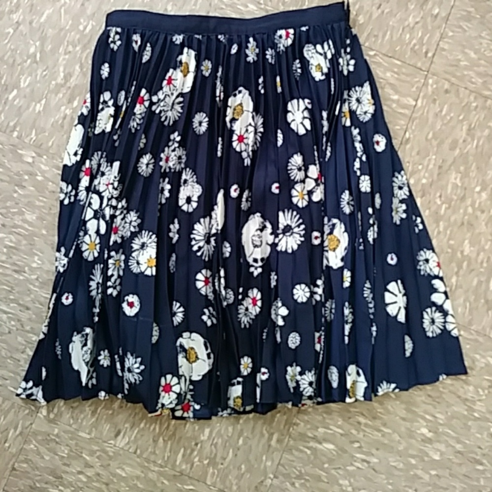 Beautiful flowered dress ..